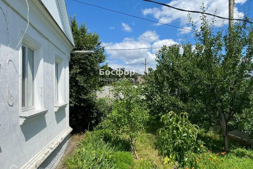 дом р-н Кировский г Старый Крым ул 13 Апреля 30а фото 2