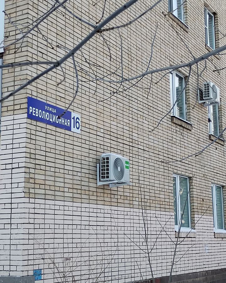квартира г Тольятти р-н Автозаводский ул Революционная 16 фото 2