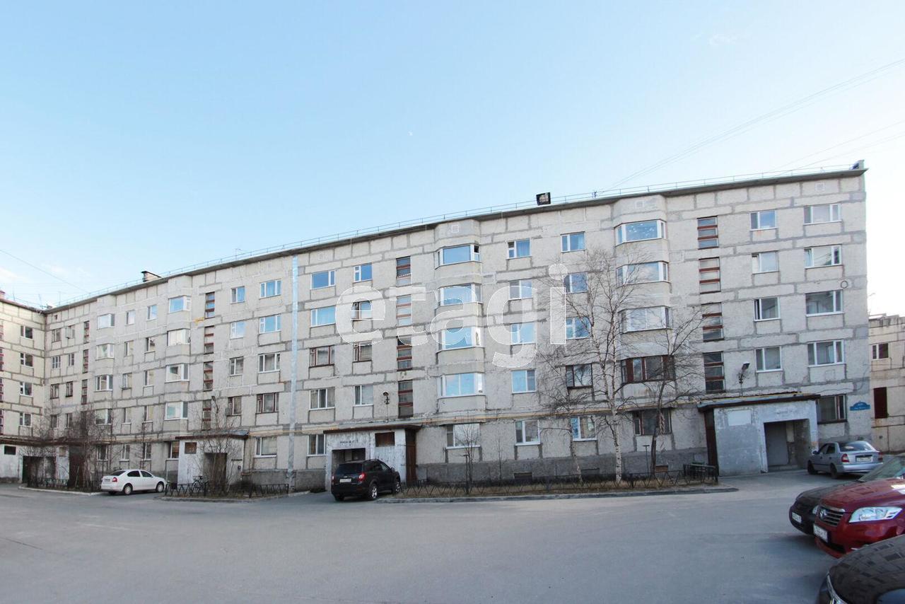 Продам однокомнатную вторичку в поселке Лесном в городе Надыме 12 39.0 м²  этаж 2/5 2700000 руб база Олан ру объявление 83547852