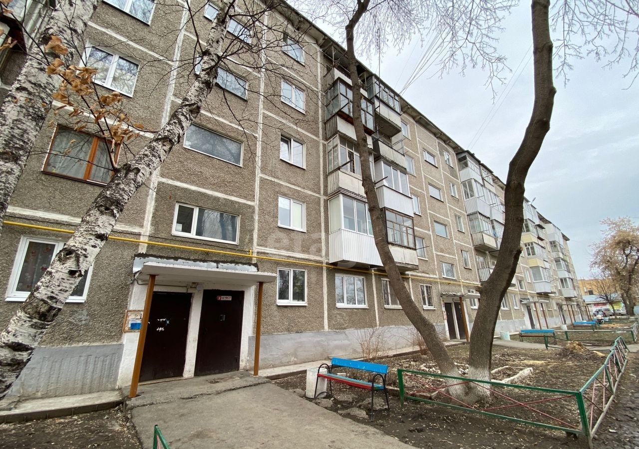 Продам двухкомнатную вторичку в районе Камышловском Камышлов 45.0 м² этаж  3/5 2100000 руб база Олан ру объявление 84454804