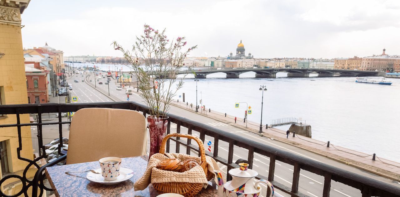 квартира г Санкт-Петербург метро Василеостровская наб Лейтенанта Шмидта 13 фото 1