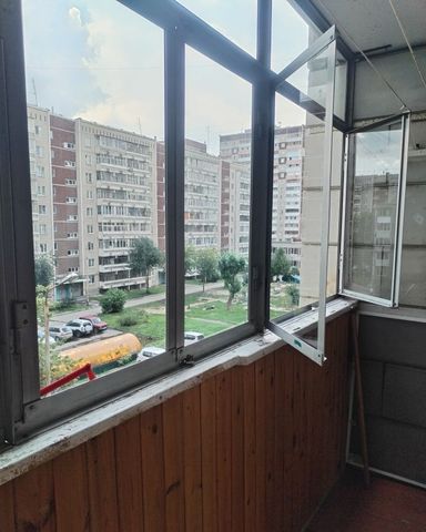 г Екатеринбург р-н Верх-Исетский ВИЗ ул. Металлургов, 44А фото